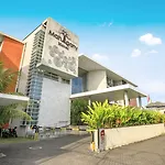 Mahogany Hotel