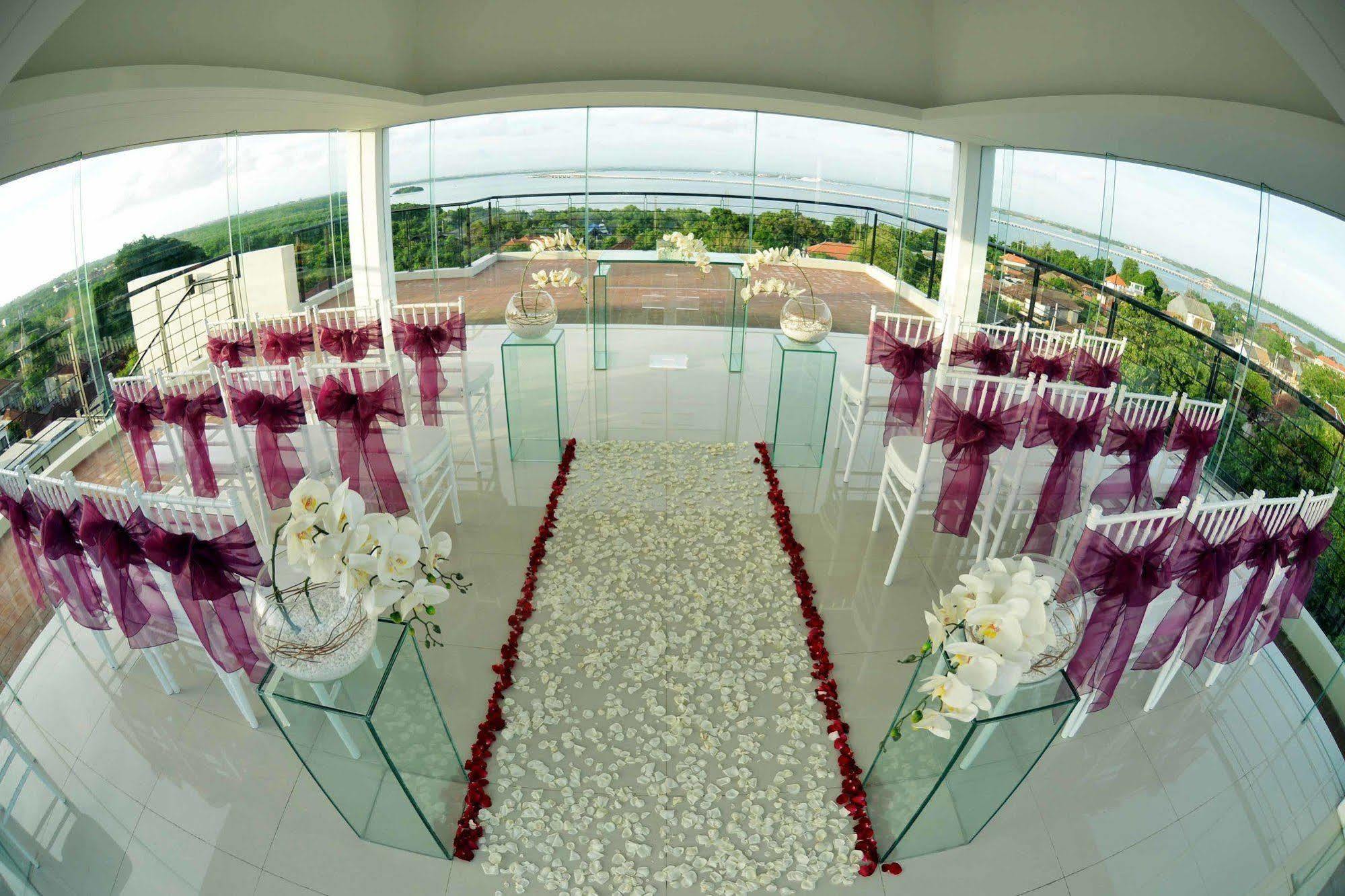 Mahogany Hotel Nusa Dua (Bali)